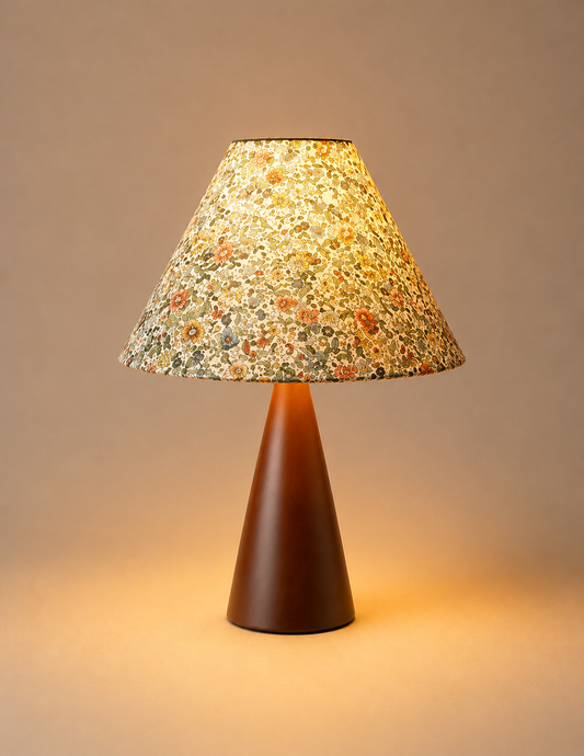 MeadowGlow | Elegant Retro Japanese-Style Solid Wood Desk Lamp