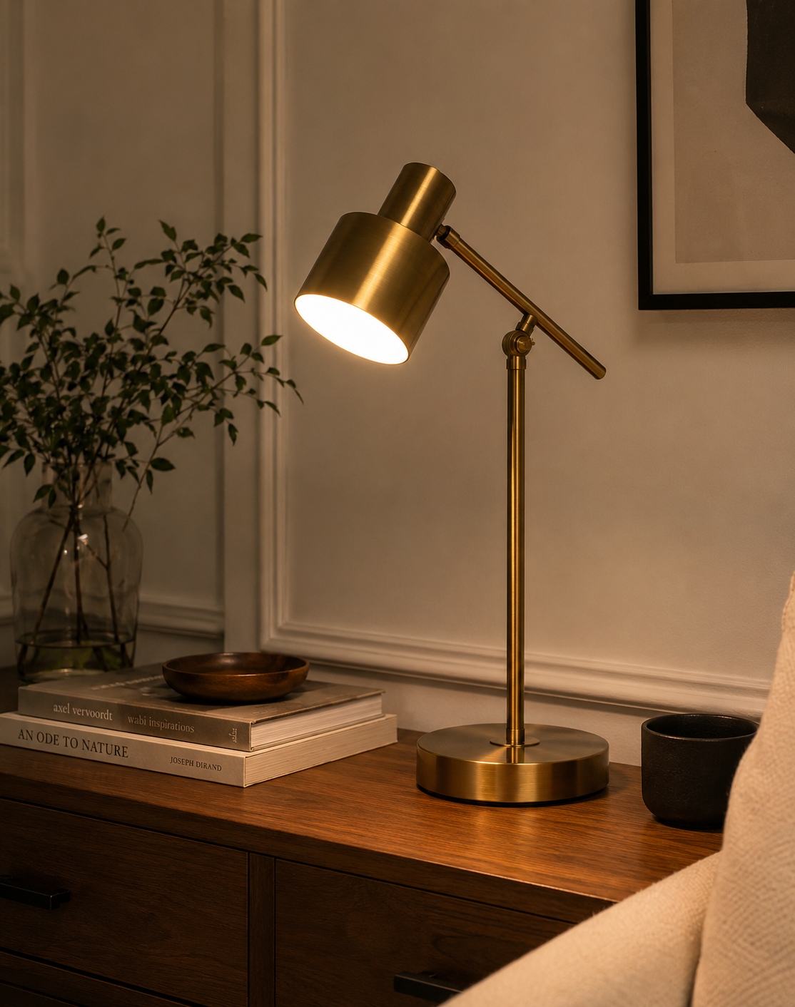 LuxeIron | Elegant Minimalist Small Table Lamp for Modern Bedrooms