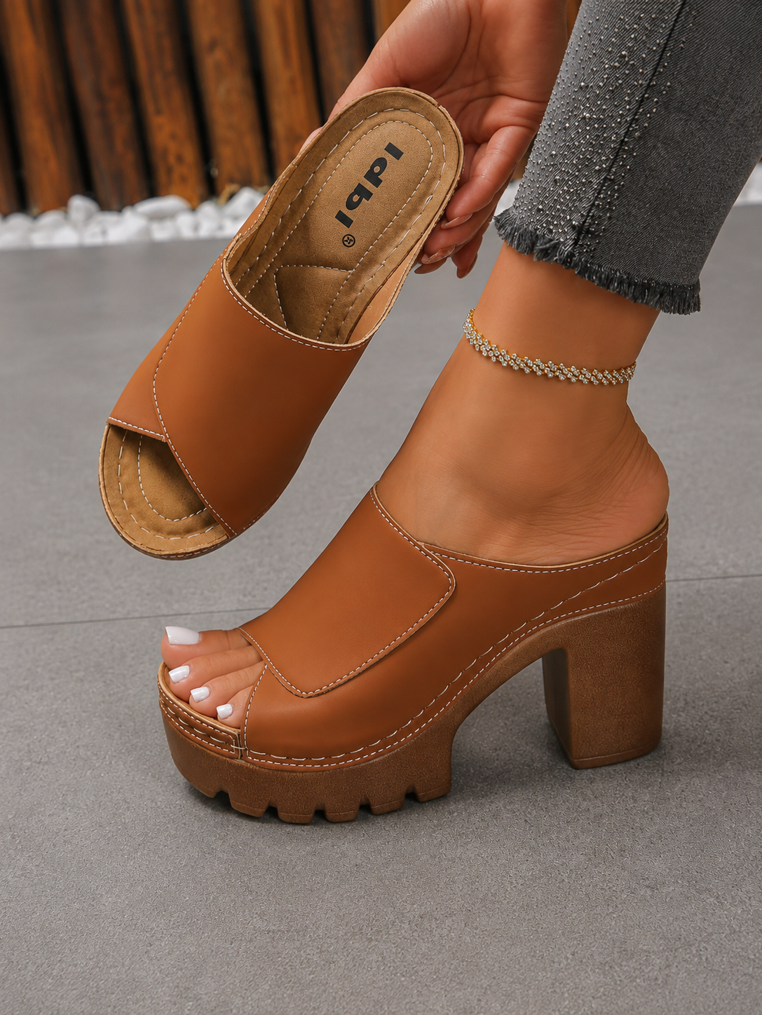 Arianna | Chunky Heeled Comfort Sandals
